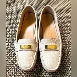 💛Calvin Klein Leta Cream Bone Textured Classic Slip On Soft Leather Loafers